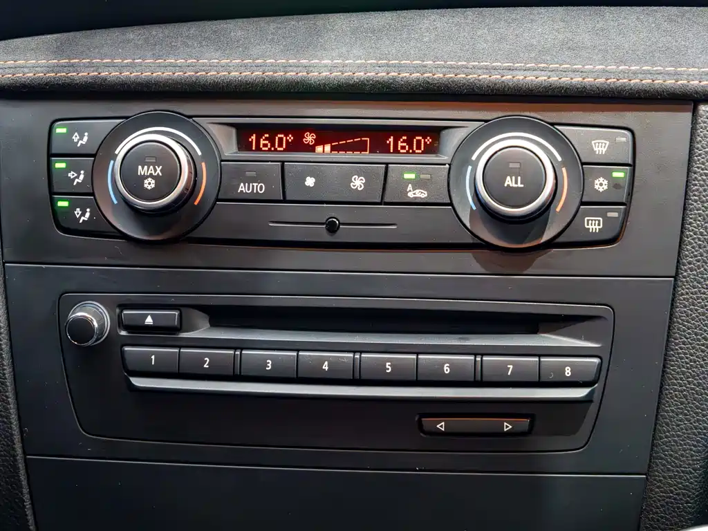 BMW 1 Series M 2013 — фото 14