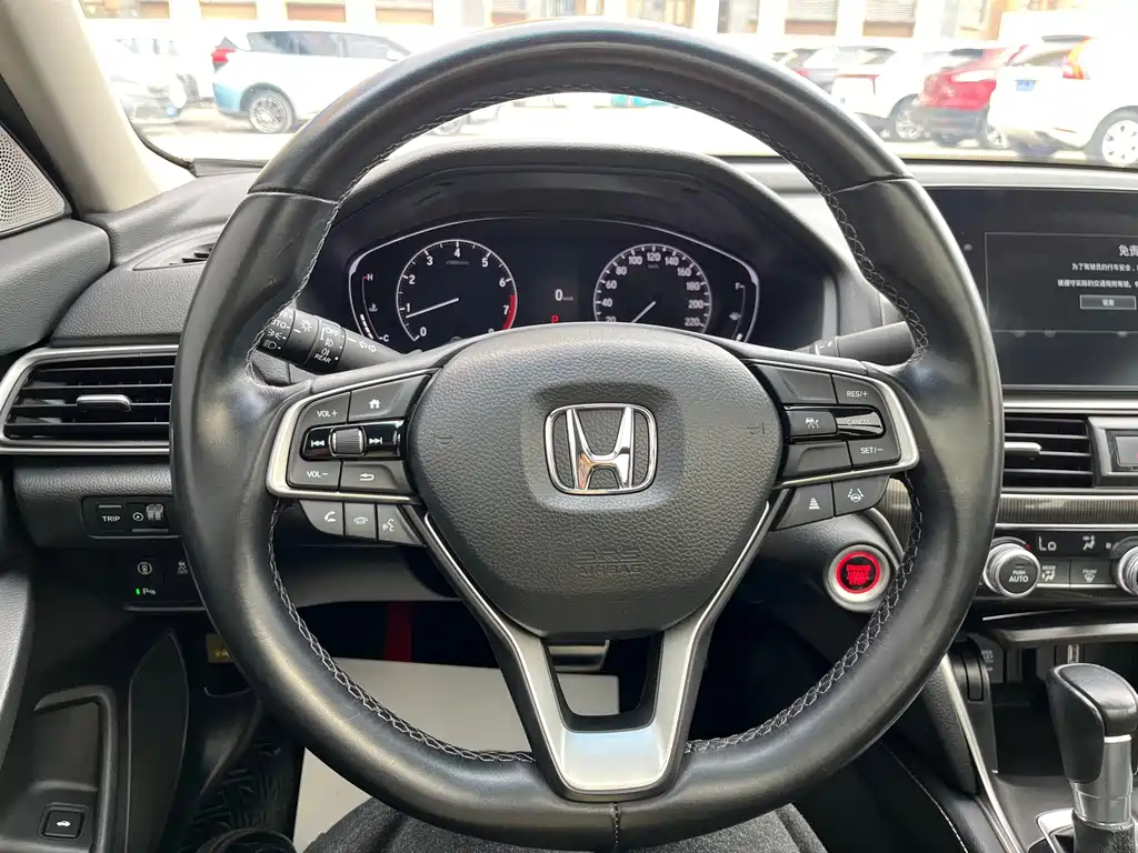 Honda Accord 2022 — фото 11