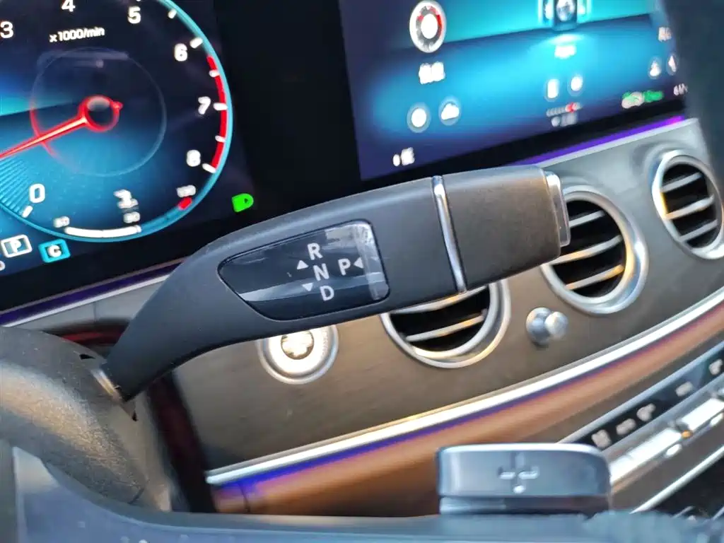 Mercedes-Benz E-Class 2022 — фото 15