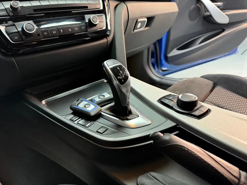 BMW 3 Series 2017 — фото 9