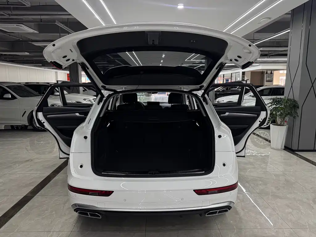 Audi Q5L 2022 — фото 19