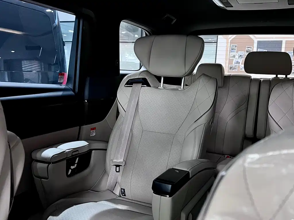 Toyota Alphard — фото 12