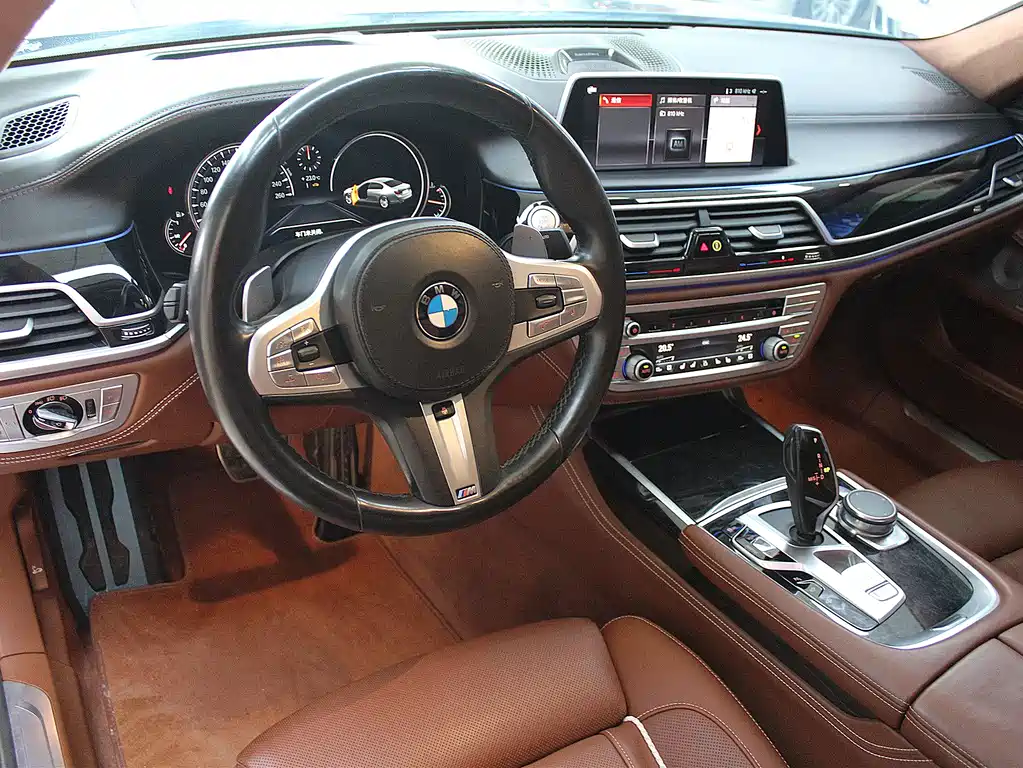 BMW 7 Series 2018 — фото 5