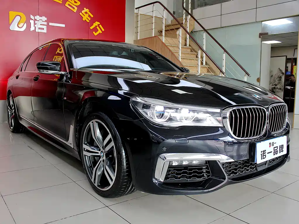 BMW 7 Series 2018 — фото 17
