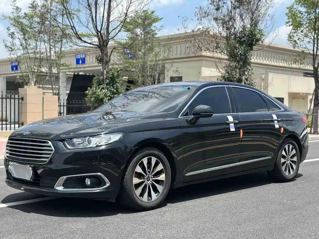 Ford Taurus 2016