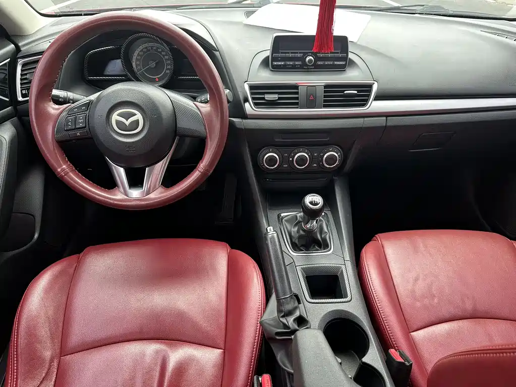 Mazda 3 Axela 2015 — фото 5
