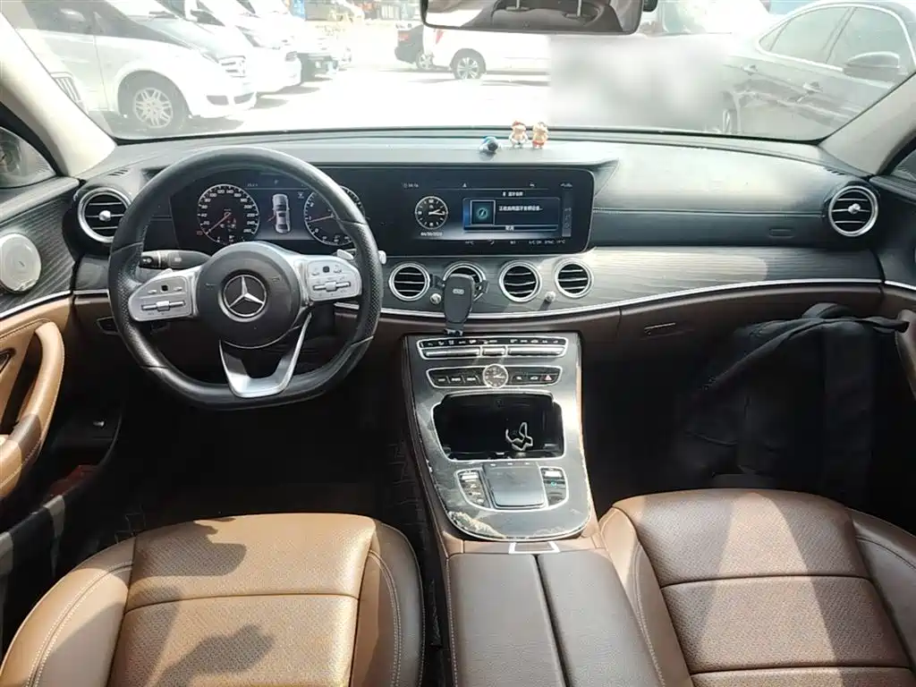 Mercedes-Benz E-Class 2019 — фото 10