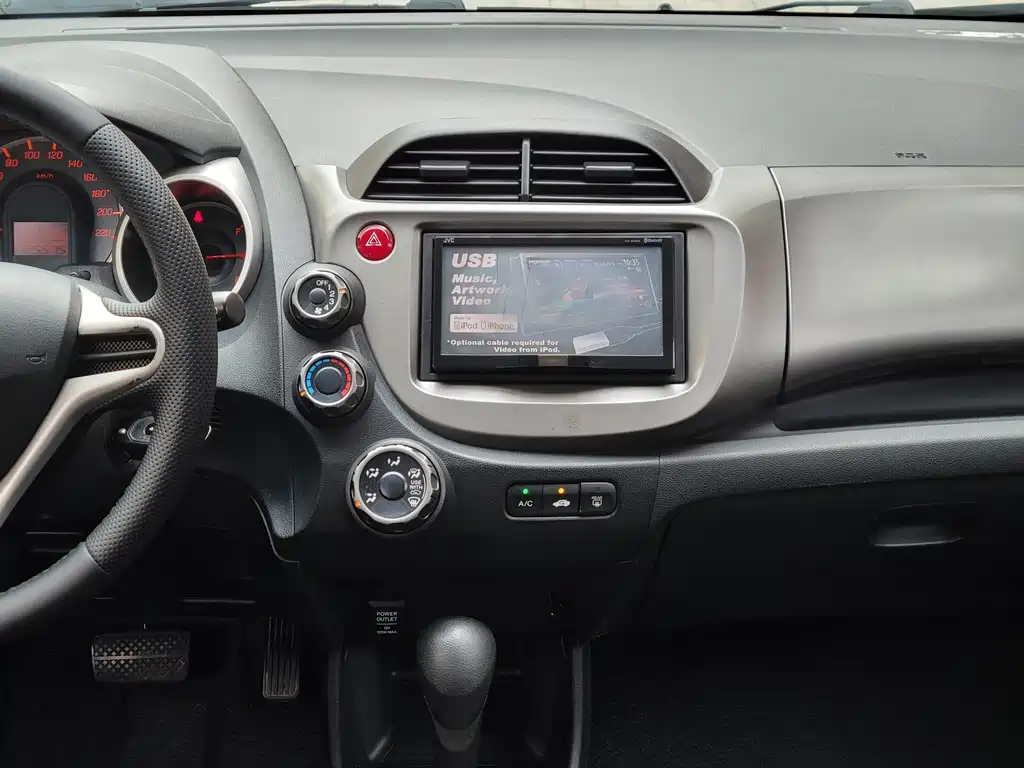 Honda Fit 2014 — фото 12