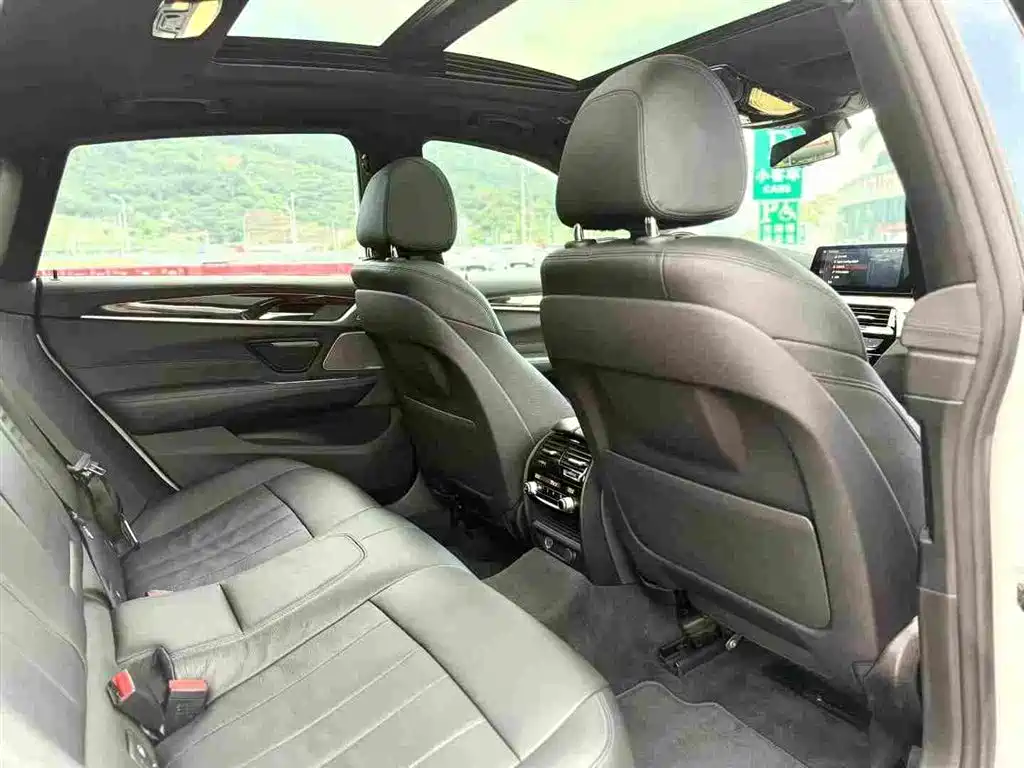 BMW 6 Series GT 2019 — фото 9