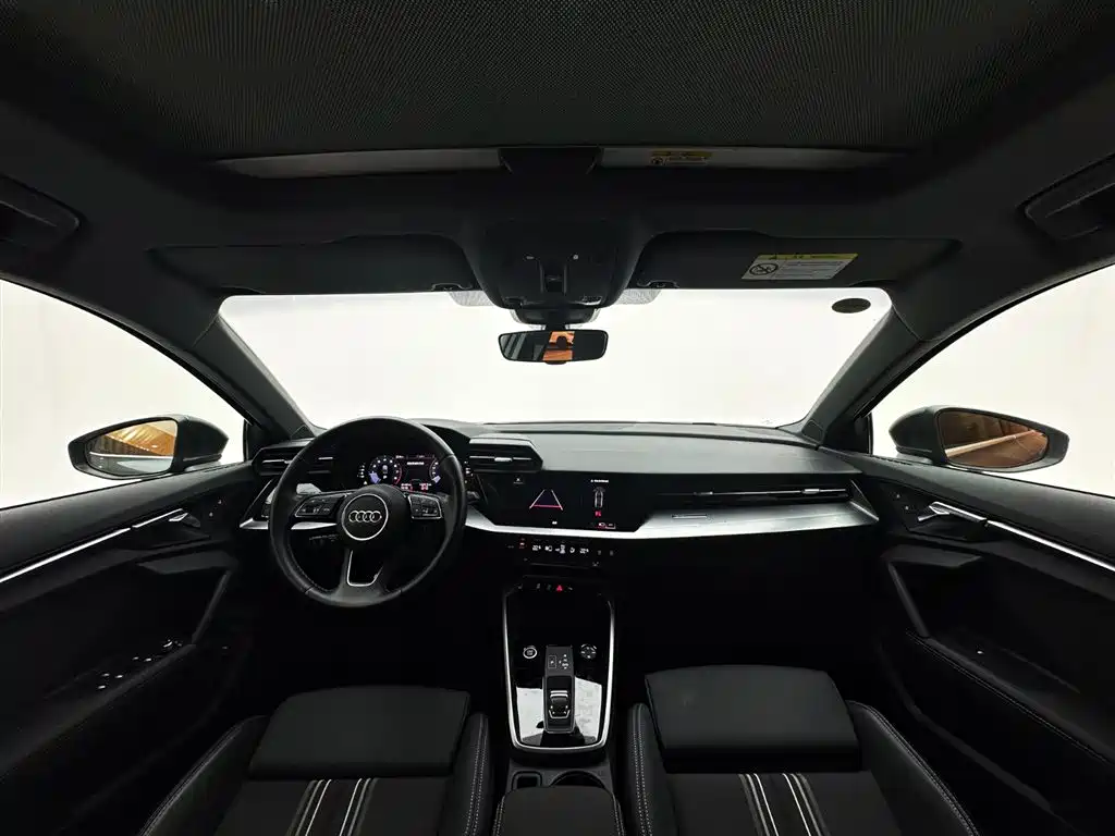 Audi A3 2023 — фото 10
