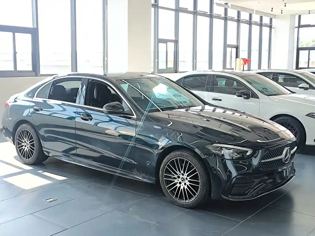 Mercedes-Benz C-Class 2023 — фото 3