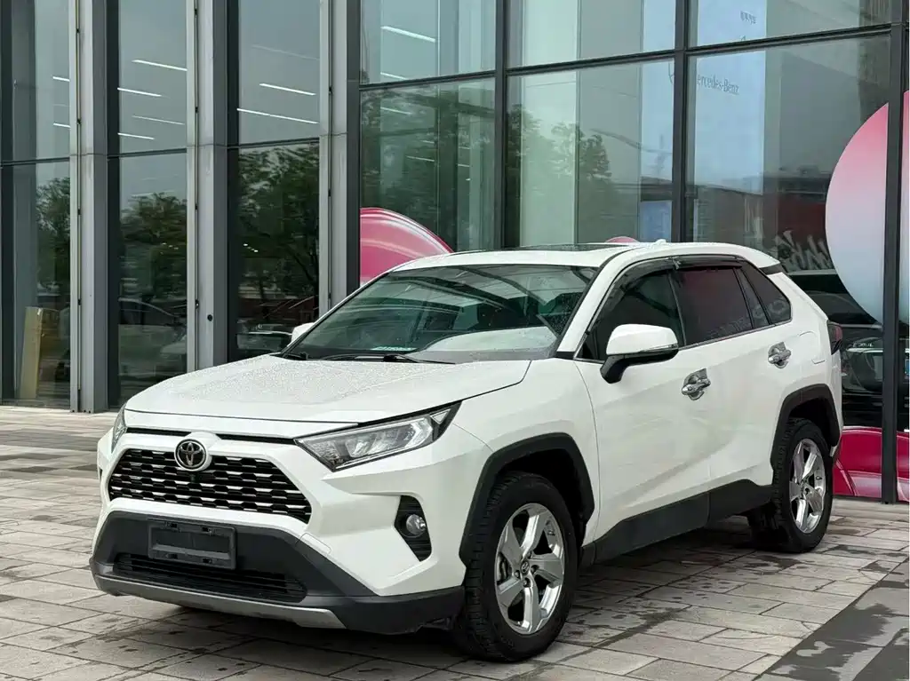 Toyota RAV4 2019 — фото 1