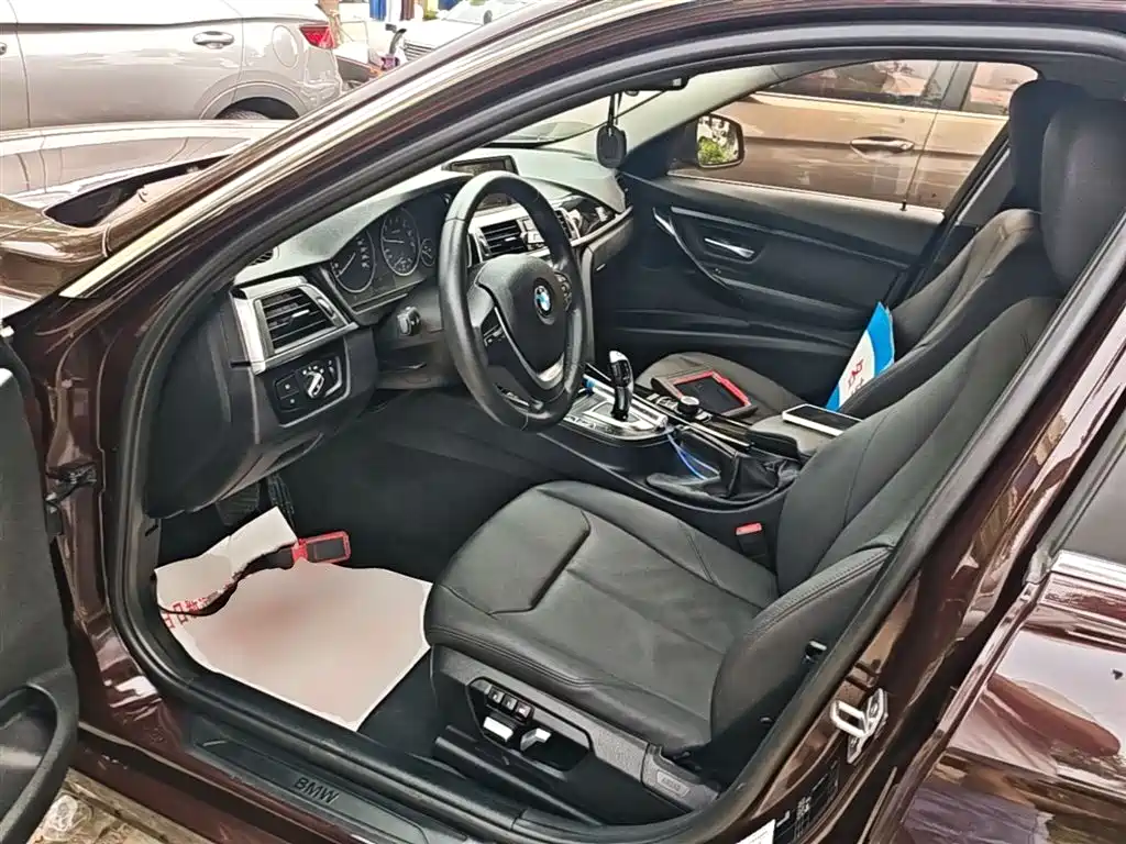 BMW 3 Series 2016 — фото 15