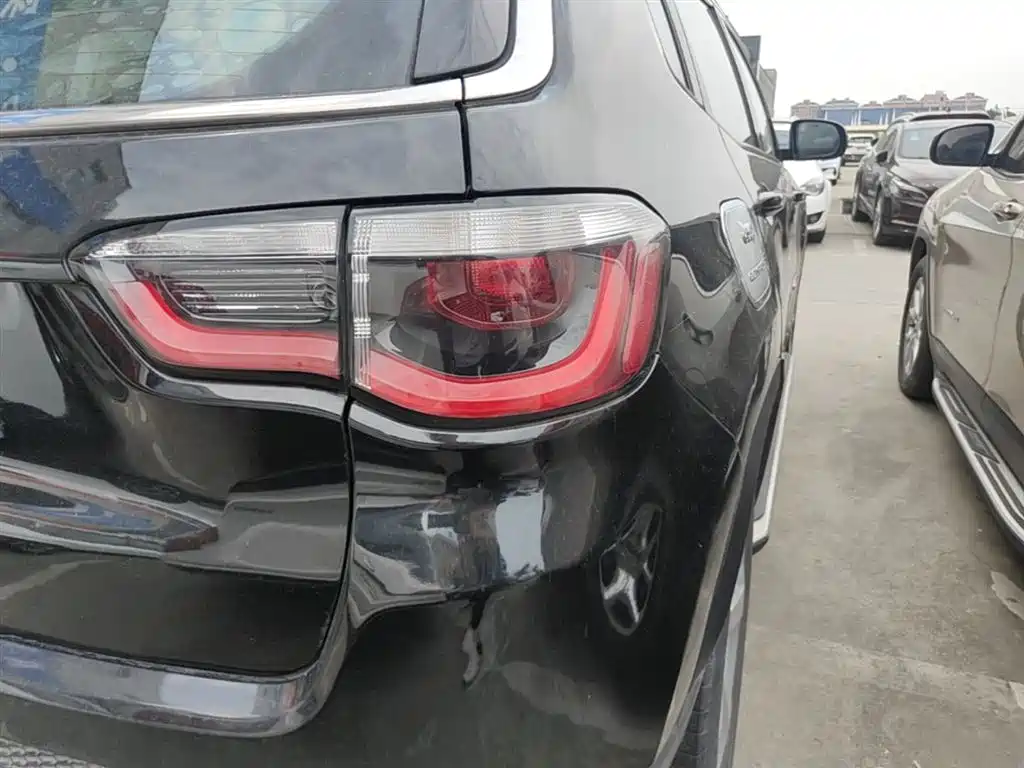 Jeep Compass 2017 — фото 24