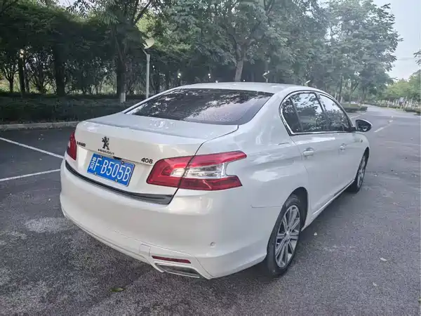 Peugeot 408 2016