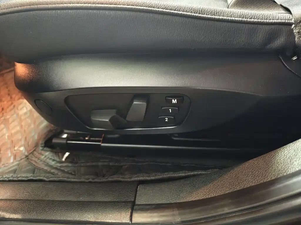 BMW X1 2015 — фото 13