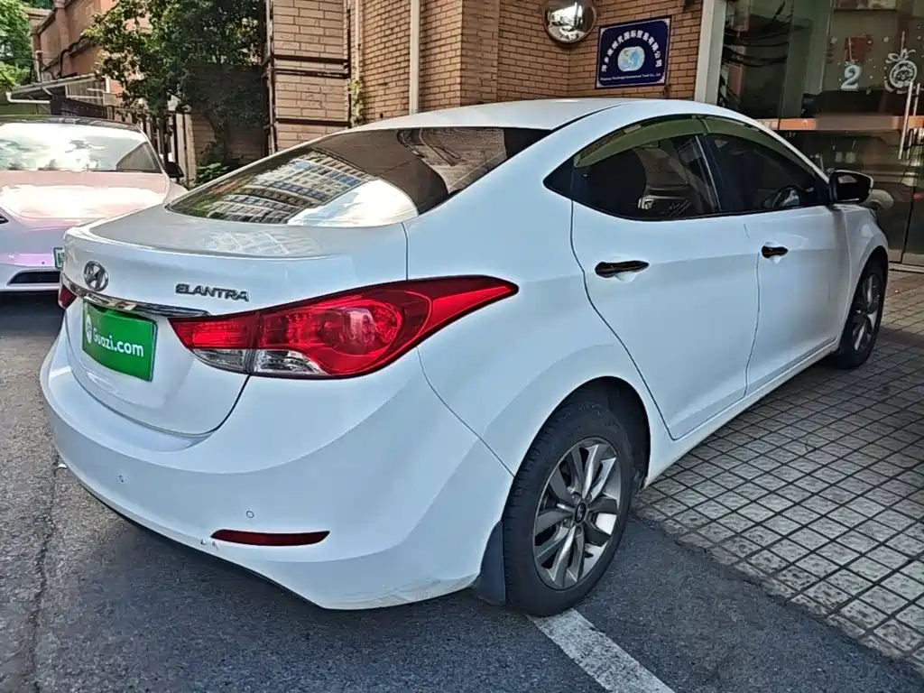 Hyundai Elantra 2015
