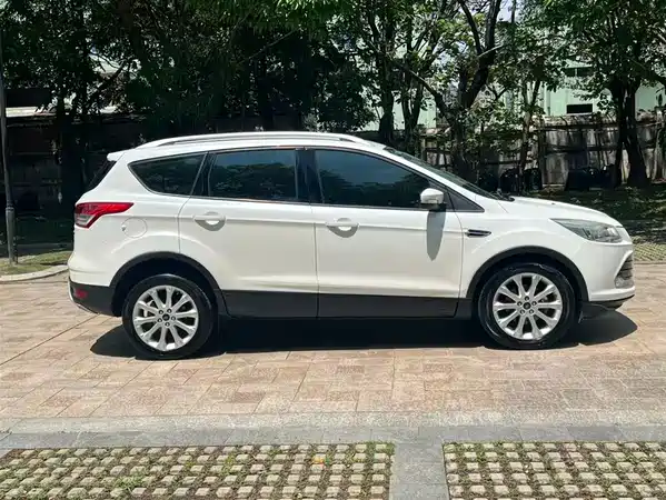 Ford Kuga 2015