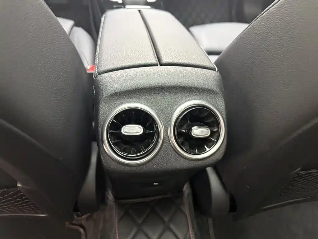 Mercedes-Benz A-Class 2022 — фото 11