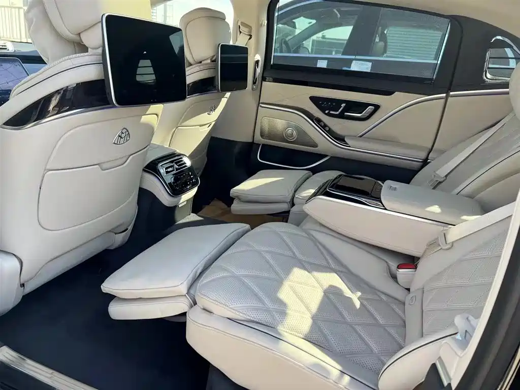 Mercedes-Benz Maybach S-Class 2025
