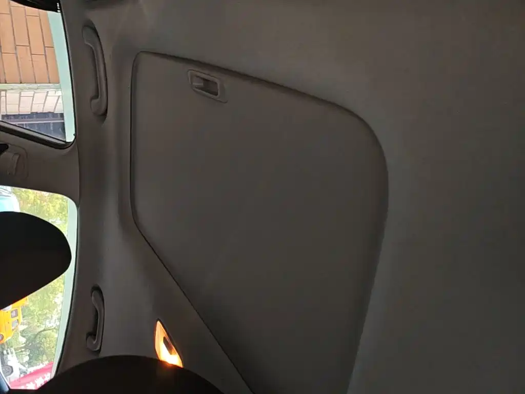Hyundai Elantra 2015 — фото 18