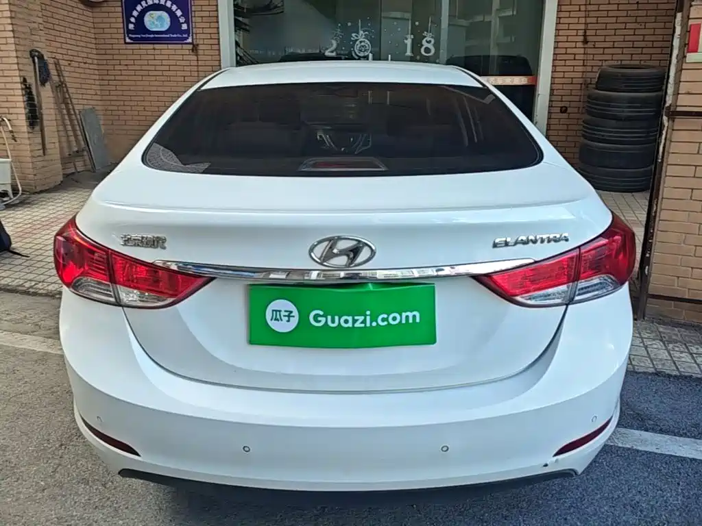 Hyundai Elantra 2015