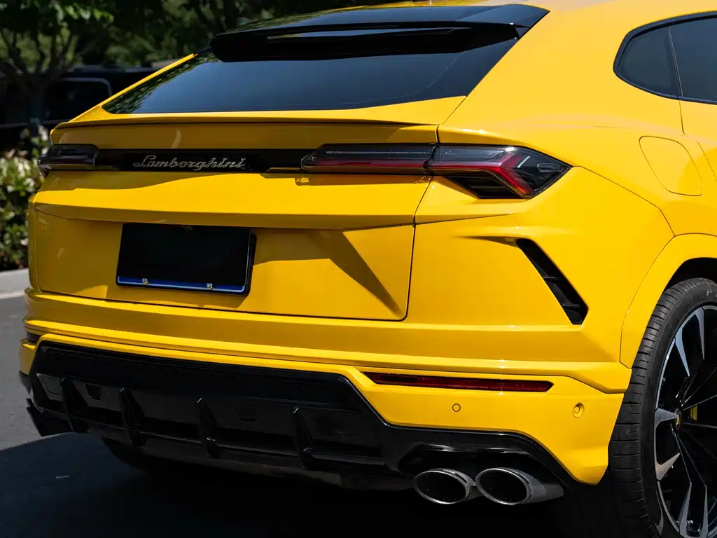 Lamborghini Urus 2020 — фото 18