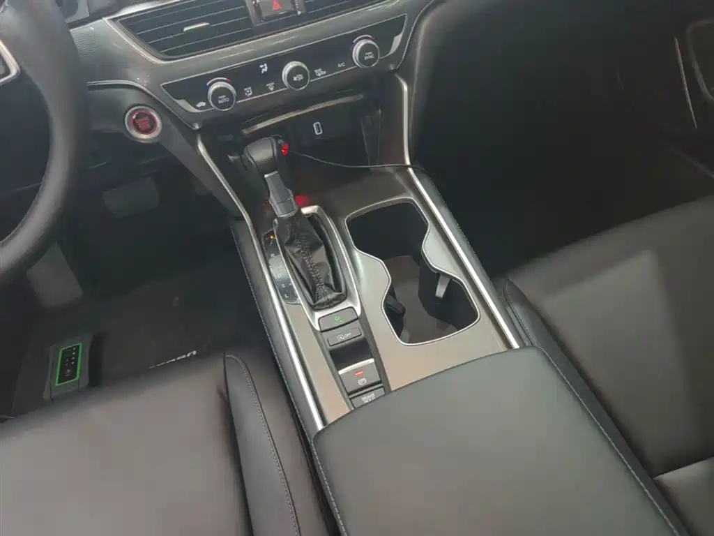 Honda Accord 2020 — фото 14