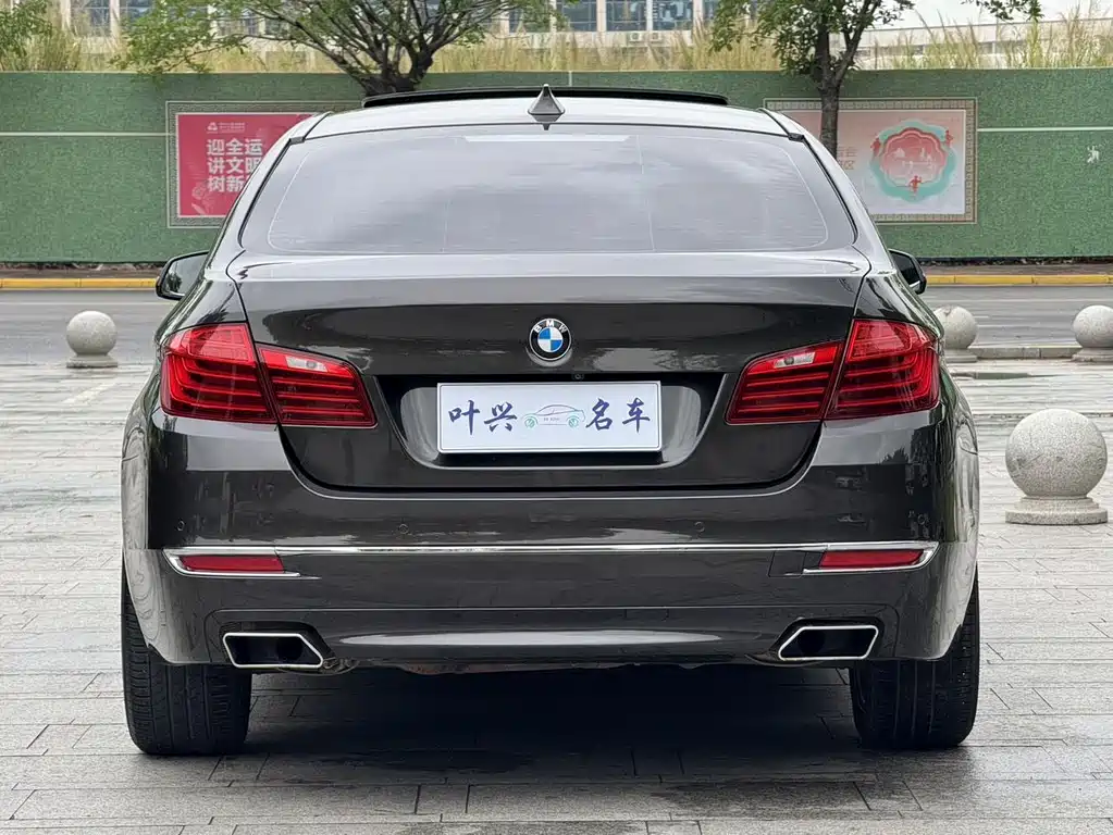 BMW 5 Series 2016 — фото 16