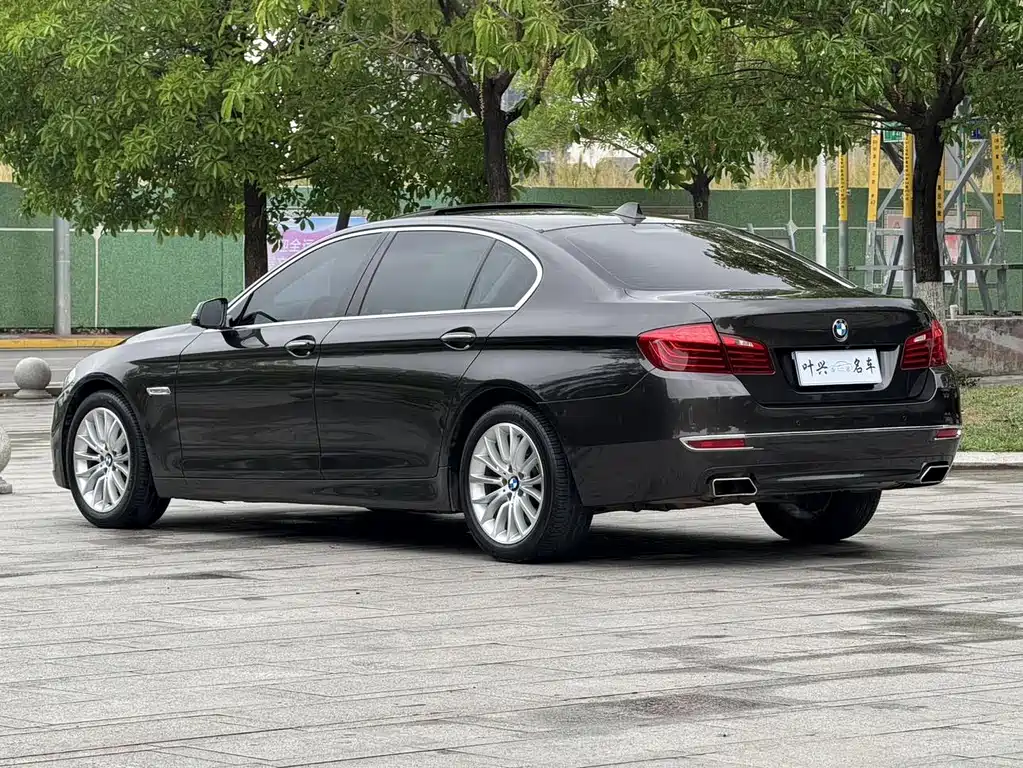 BMW 5 Series 2016 — фото 17