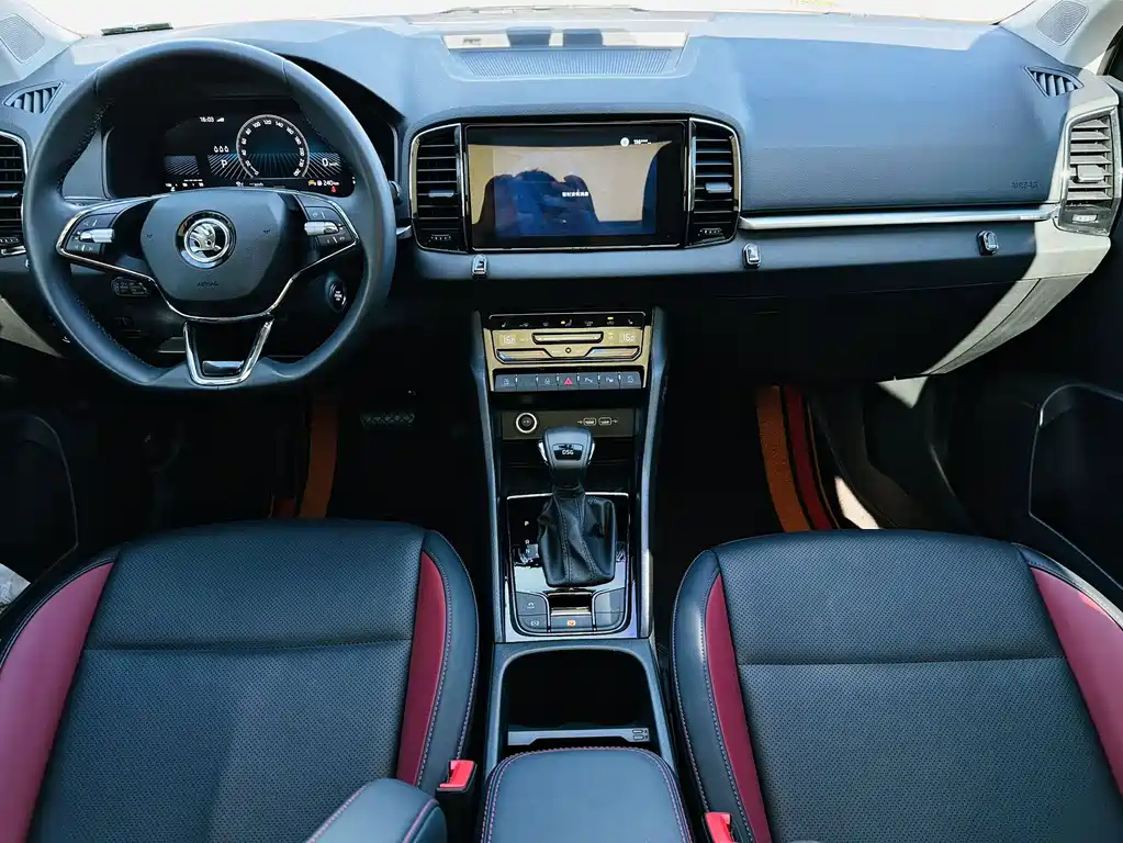 Skoda Karoq 2023 — фото 10