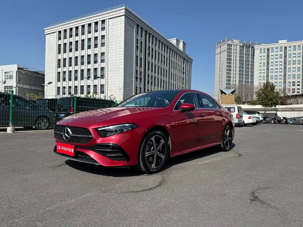 Mercedes-Benz A-Class 2024 — фото 2