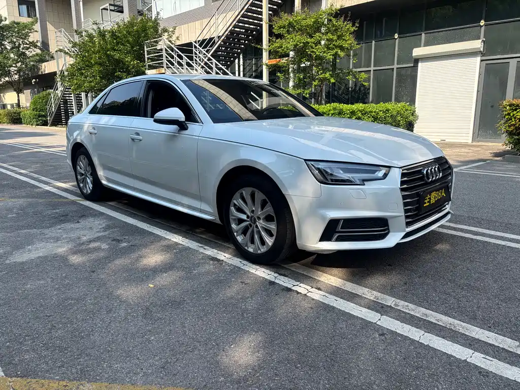 Audi A4L 2019 — фото 3