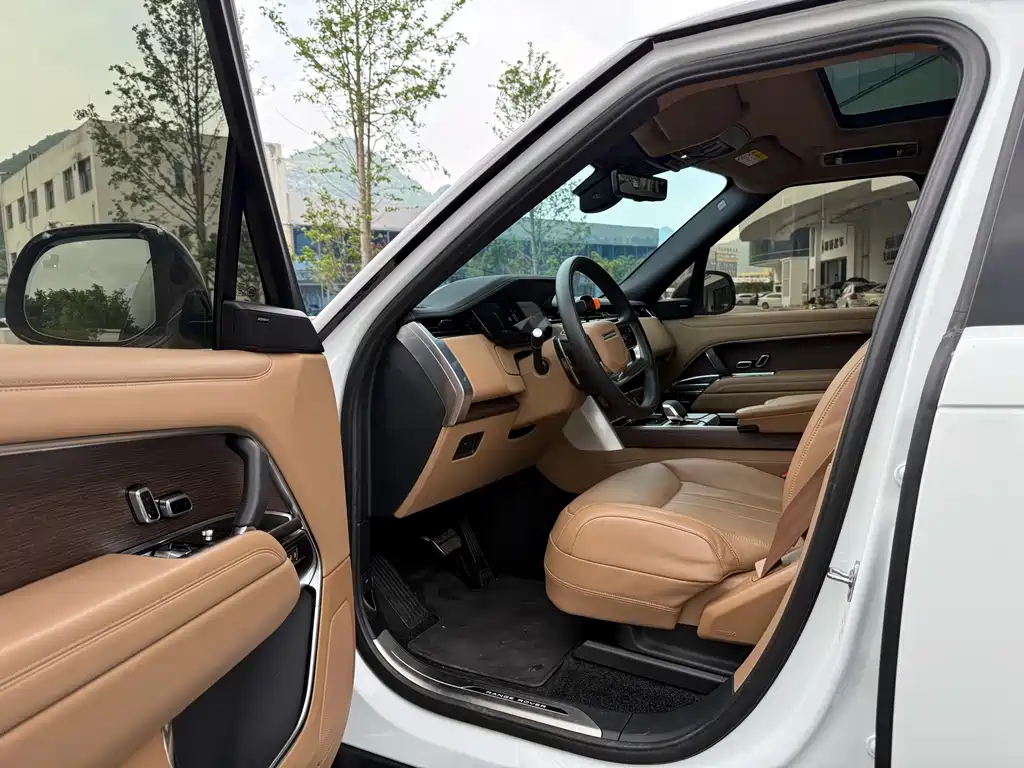Land Rover Range Rover 2025 — фото 11