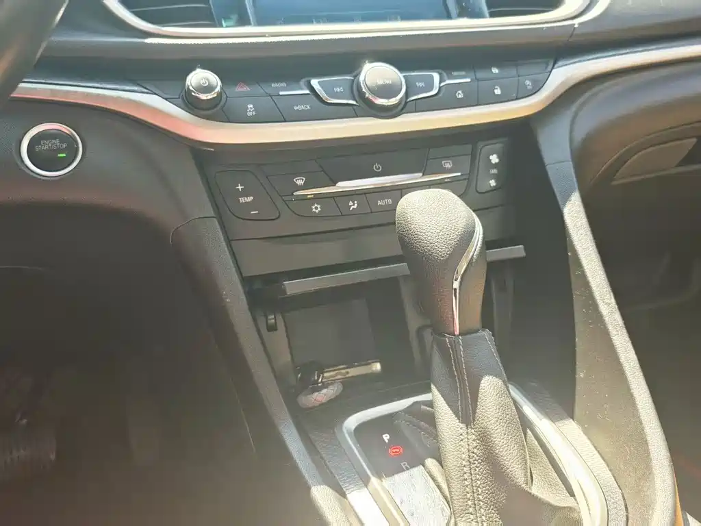 Buick Excelle 2018 — фото 14