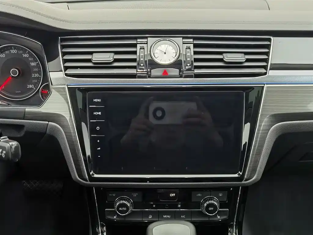 Volkswagen Phideon 2020 — фото 12