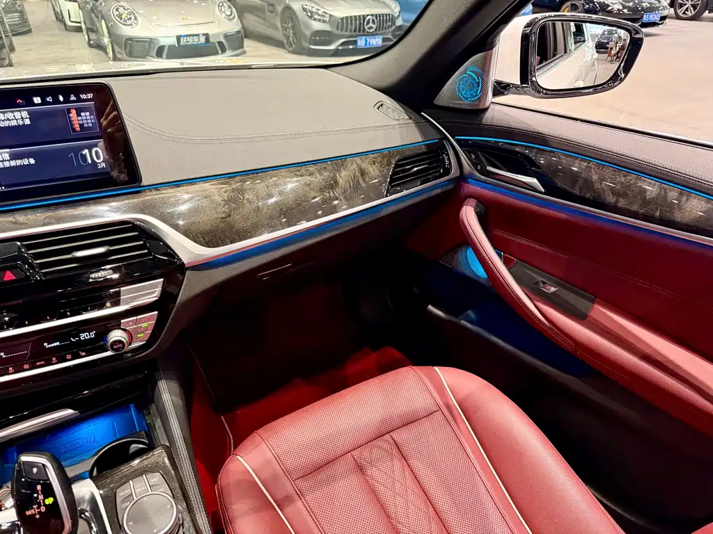 BMW 5 Series 2022 — фото 9