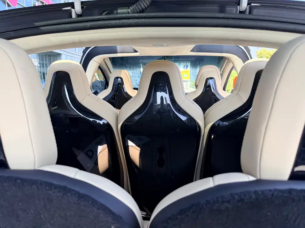 Tesla Model X 2017 — фото 10