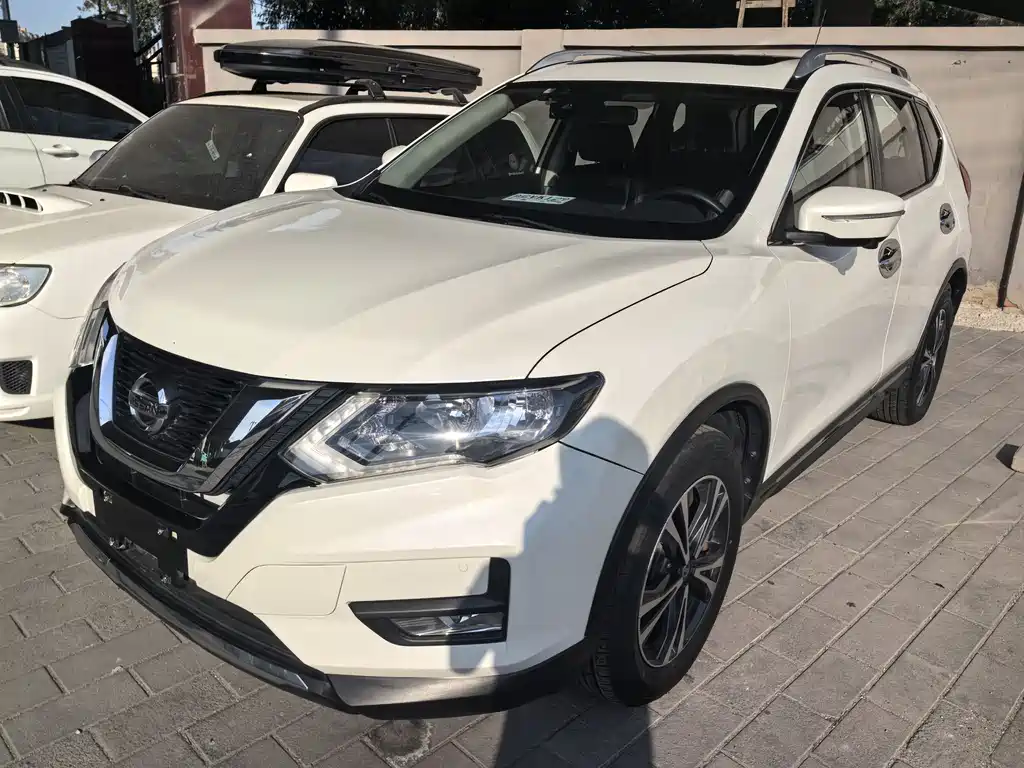 Nissan X-Trail 2017 — фото 1