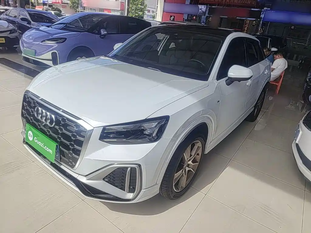Audi Q2L 2024