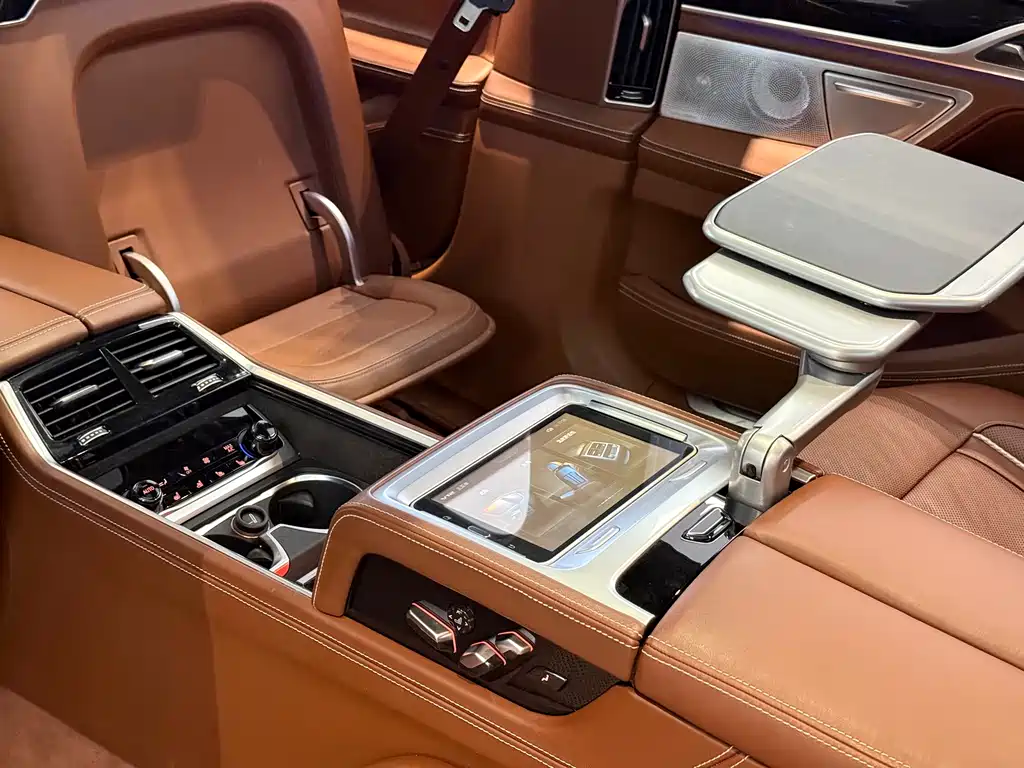 BMW 7 Series 2017 — фото 11