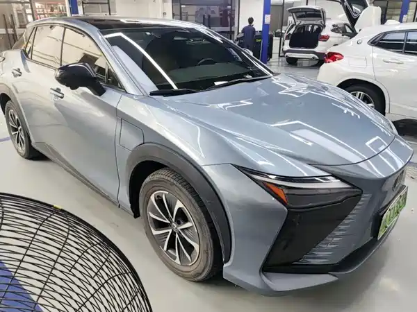 Lexus RZ 2023
