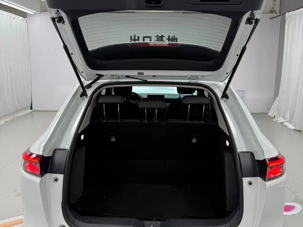 Honda Vezel 2022 — фото 18