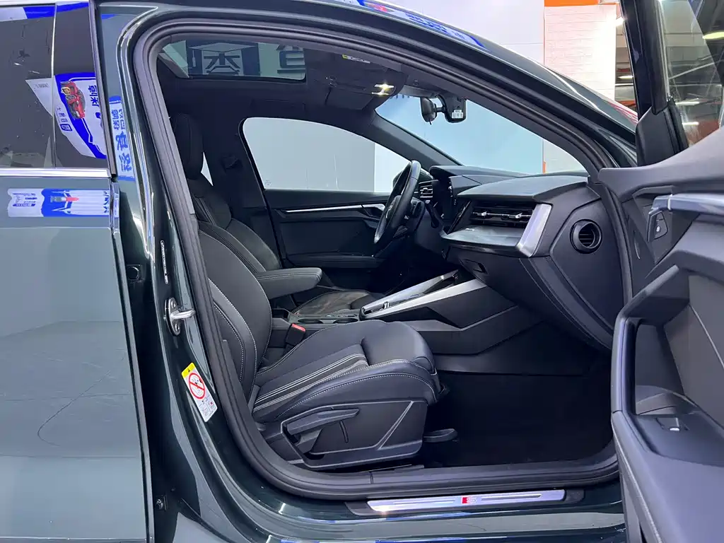 Audi A3 2023 — фото 22
