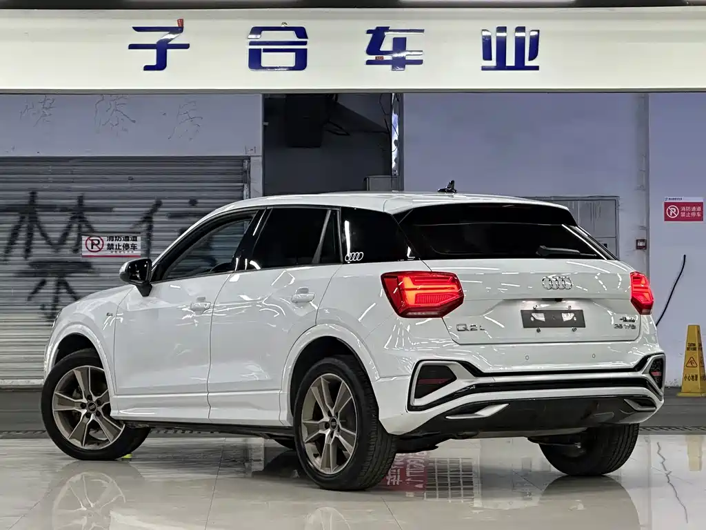 Audi Q2L 2021 — фото 7