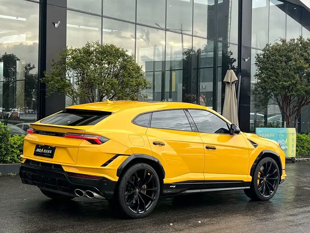 Lamborghini Urus 2024 — фото 13