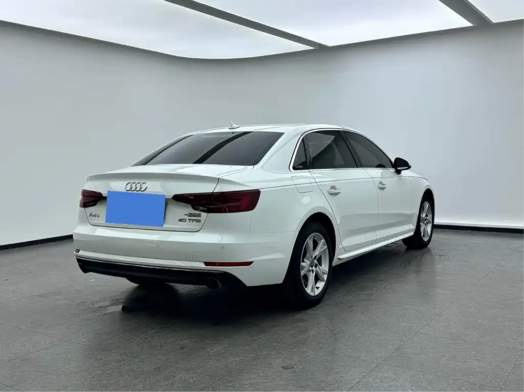 Audi A4L 2018 — фото 4