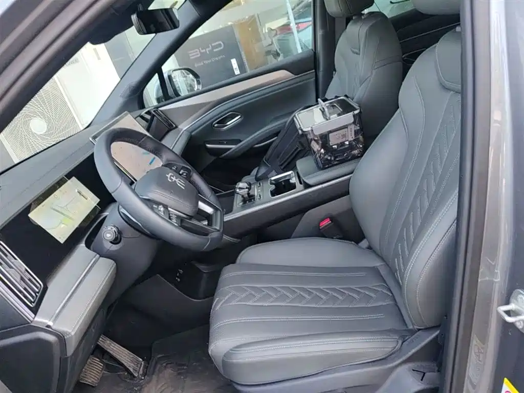 BYD L DM-i 2025 — фото 15