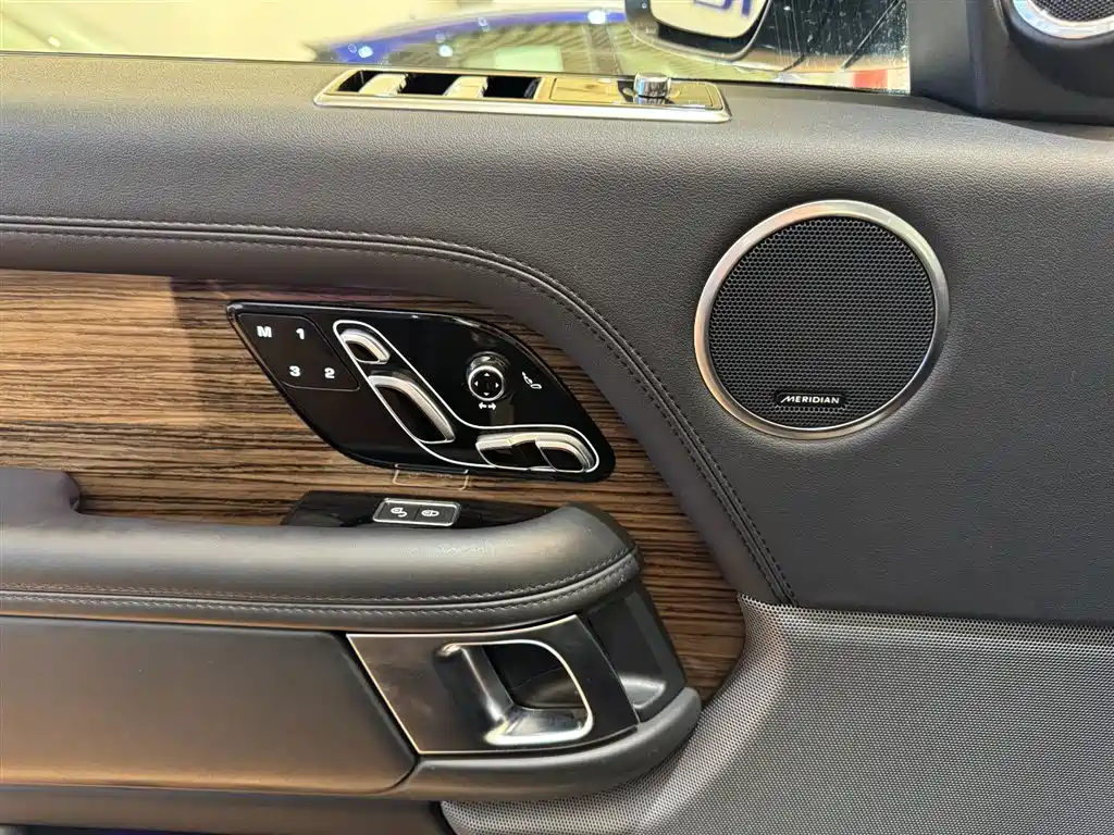 Land Rover Range Rover 2019 — фото 11