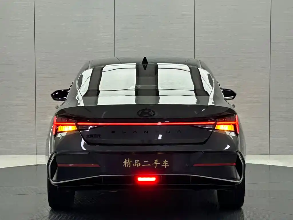 Hyundai Elantra 2023 — фото 3